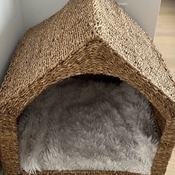 Zara pet house