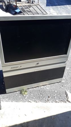 Nice 40in floor model tv we deliver!!!