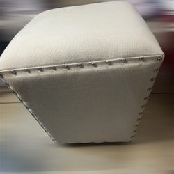 Square  Beige Color / Polyester Fabric Ottoman, Great For A Bed Room Or Living Room