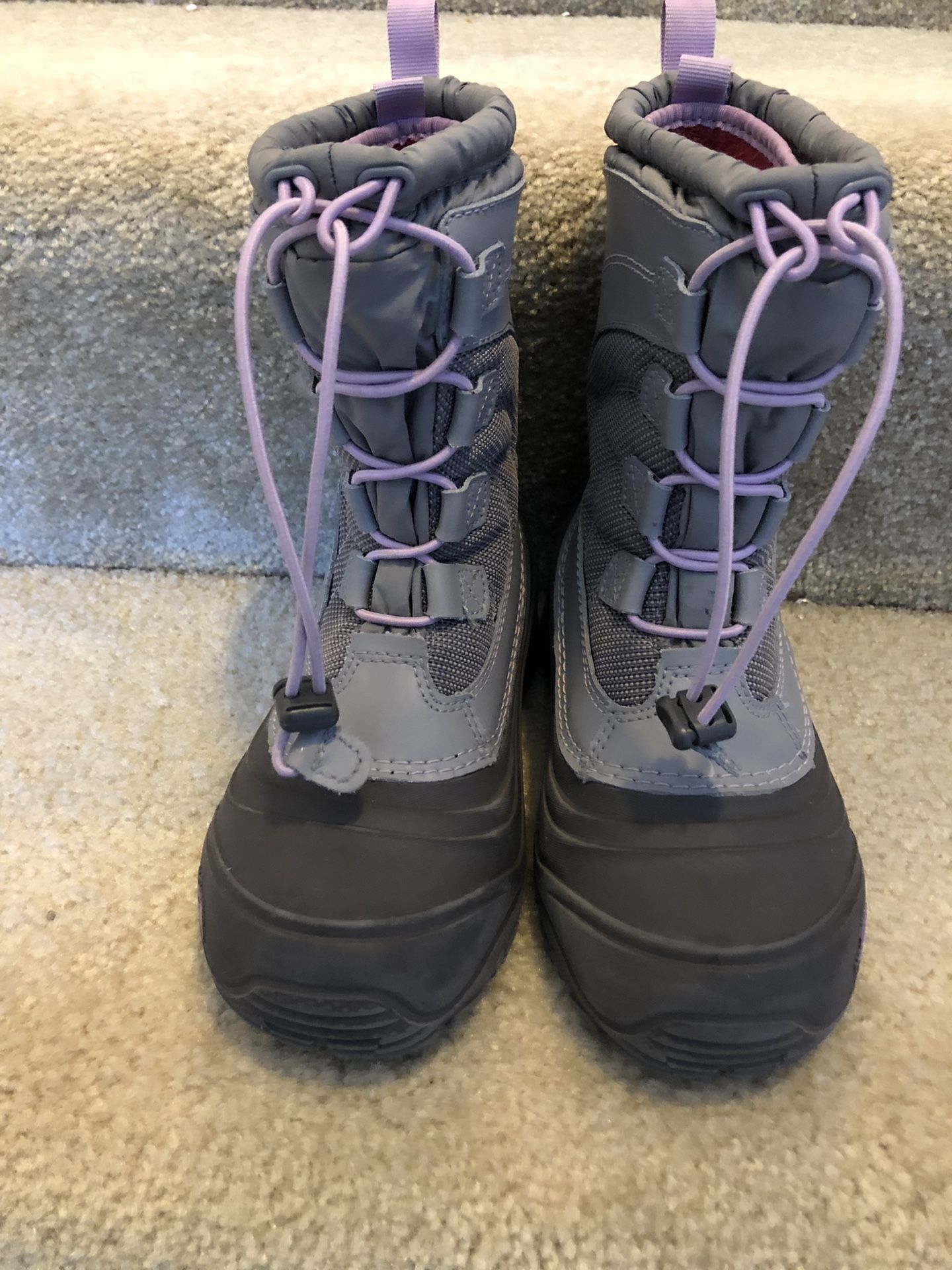 Big Kid North Face snow boots: Size 2