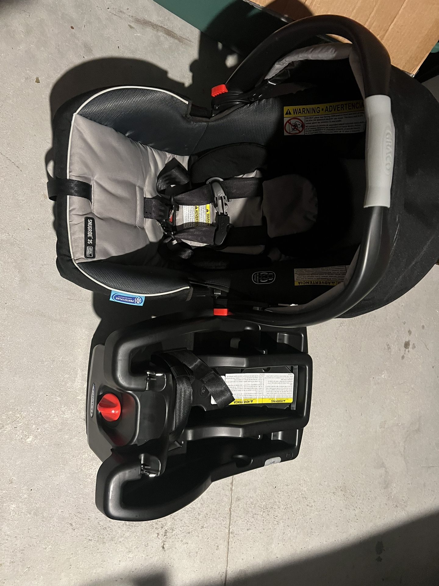 Graco SnugRide Car Seat