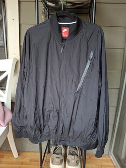 Chaqueta cortavientos Nike Negro para hombre. Talla XL