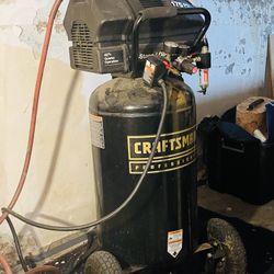 Air compressor 25 gal  Craftsman  175psi  120v with digital air tool