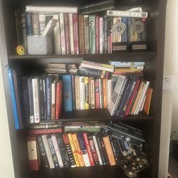 MOVING OUT SALE!! DESK, CHAIR AND FILE CABINET