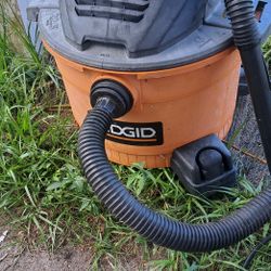 Wet and dry vacuum Also turns into a blower. By RIDGID