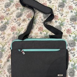 iPad / Tablet Shoulder Bag – Great Condition
