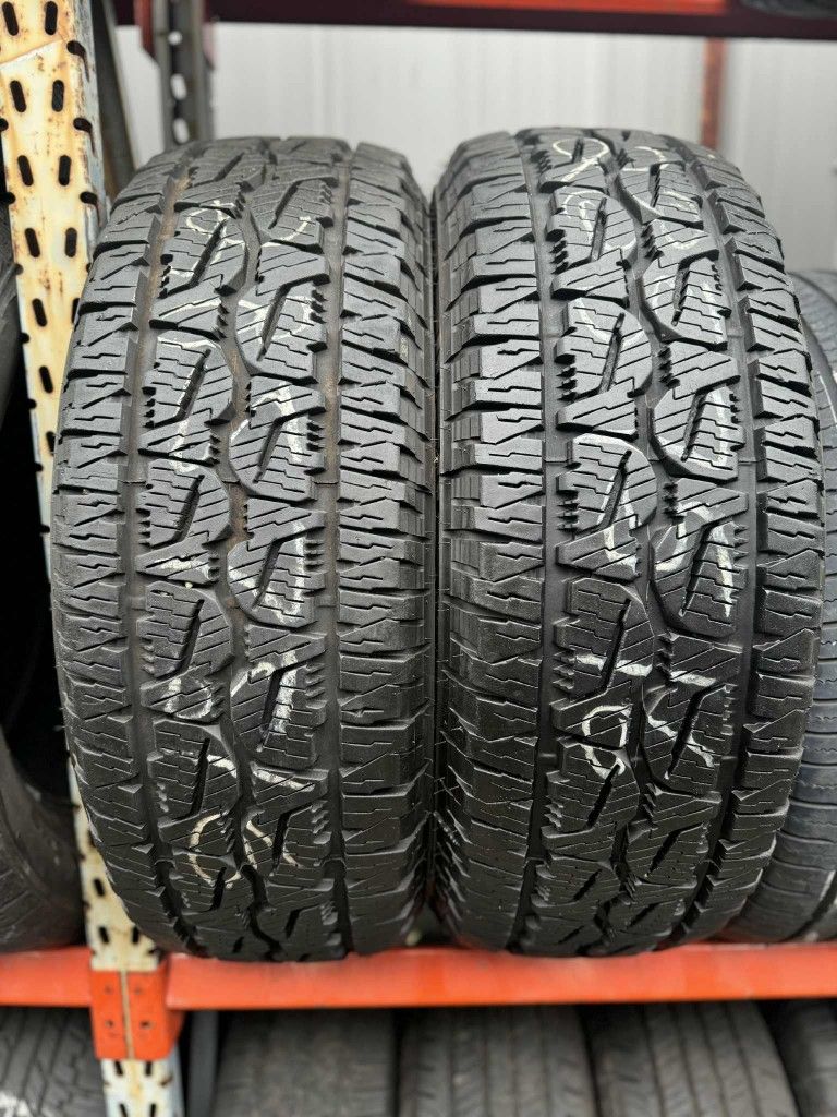 LT285/75/16 Bridgestone dueler at revo 3 85% 2021 pair only