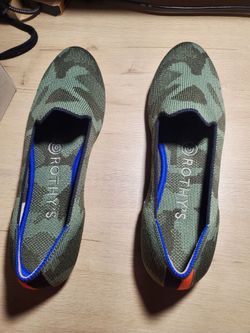 ROTHY'S size 6 Flats - color olive camo