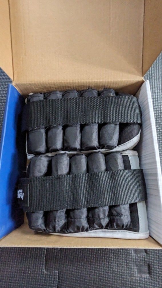 Fitness Gear 5lb Adjustable Ankle Weights BRAND NEW