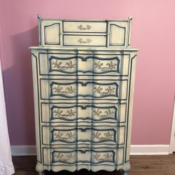 Vintage 5 Piece Bedroom Set 