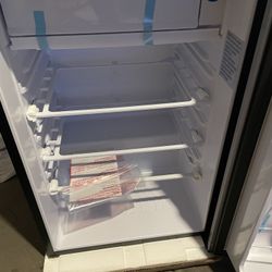 21 in. 4.4 cu. ft. Mini Refrigerator in Stainless Steel with Freezer 