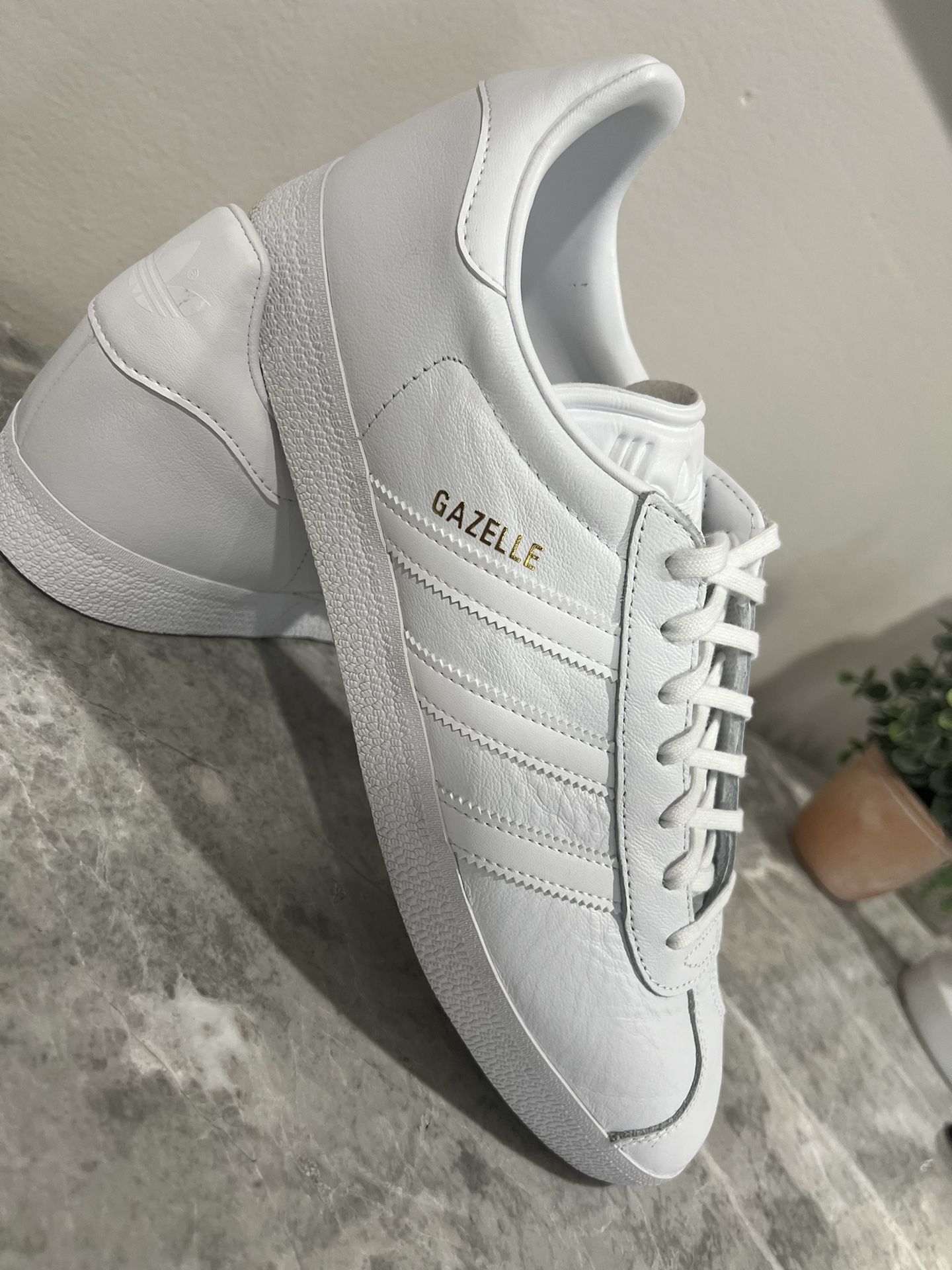ADIDAS GAZELLE men's white shoes Size 11 1/2 - coffeafoods.com