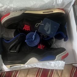 Air rare 4s size 9,5