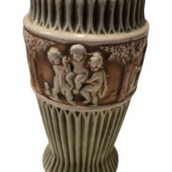 🌿 Roseville Pottery Donatello Vase – Musical Cherubs – 9.5”