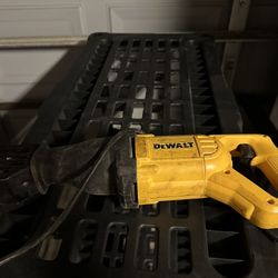 DeWalt DWE304 10A Corded Reciprocating Sa