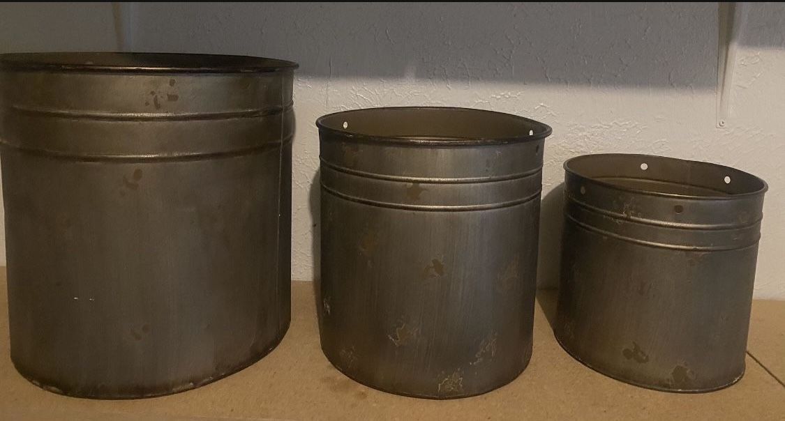 3 Metal Planters  1-12” 1-10” 1-8”