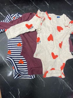 3 Pack Onesie New - OldNavy 6-12 M