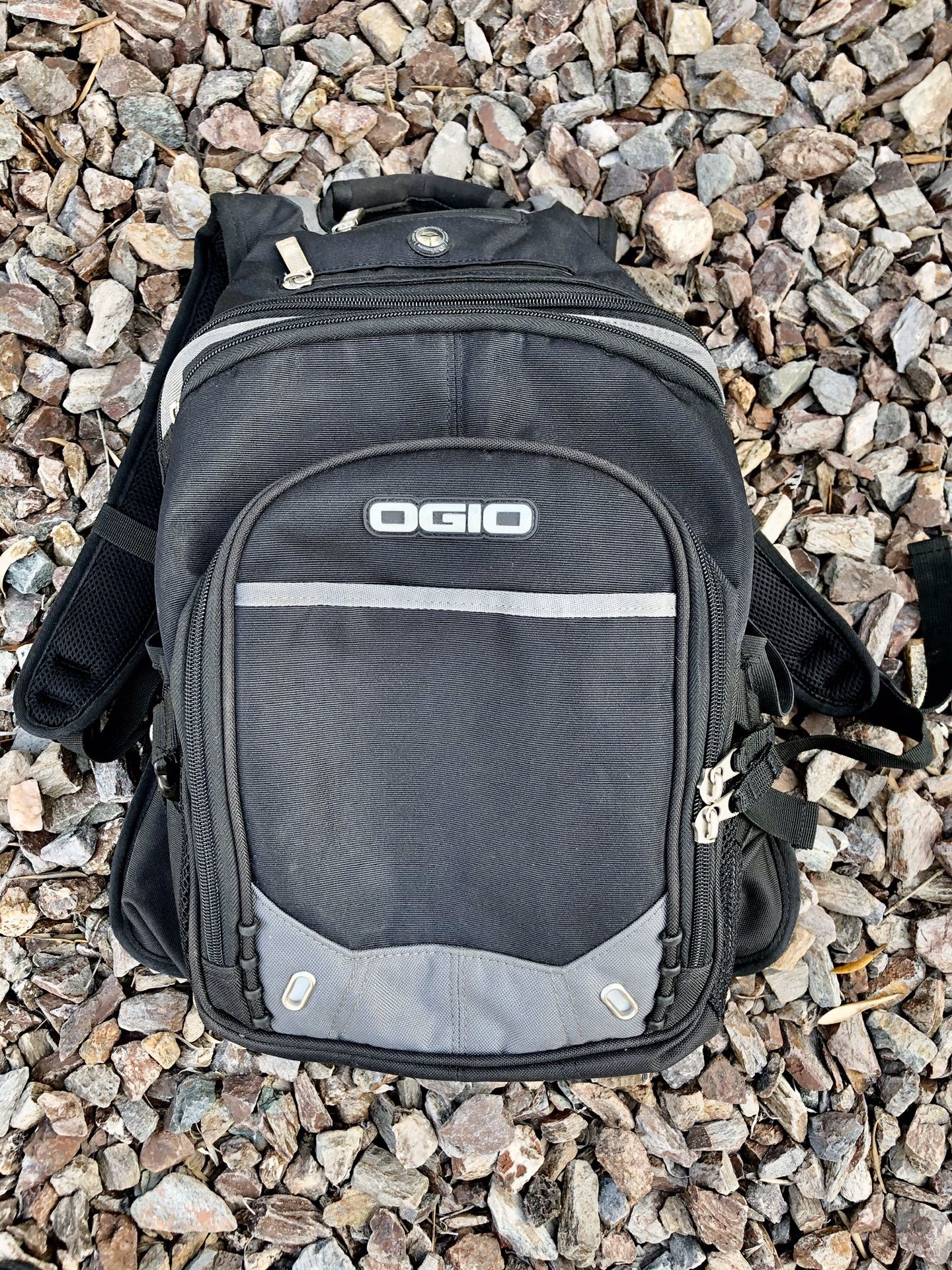 Mint Condition Men’s Ogio Hiking Backpack for Sale!!!