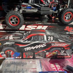 Traxxas Slash Like New $200 Fontana 2 Battery And Fast Charger