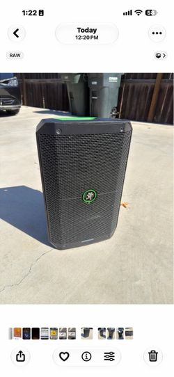 Mackie Thump GO Battery-Powered Speaker with Carry Bag & Power Cord