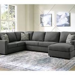 Brand New Ashley’s Eidenfield Sectional Charcoal 