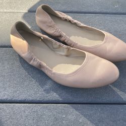 Beautiful j crew 9.5 leather upper beige flats 