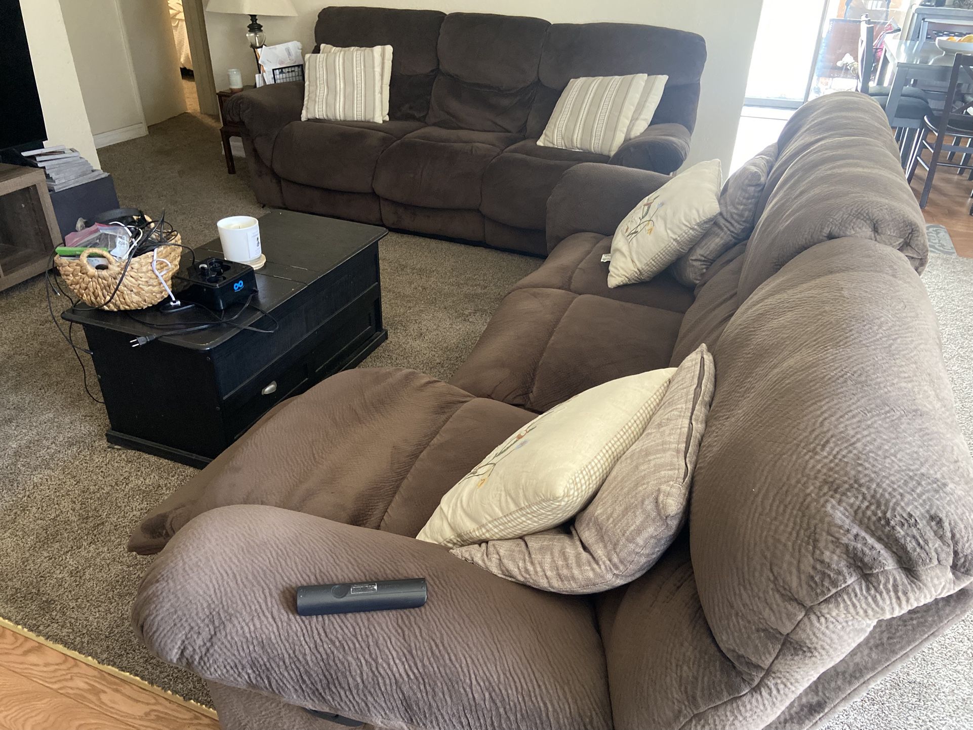 2 Sofa Recliners