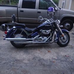 2005 Suzuki Boulevard 
