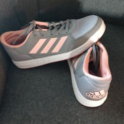 Women's Adidas Size US 5 1/2 