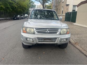 2002 Mitsubishi Montero