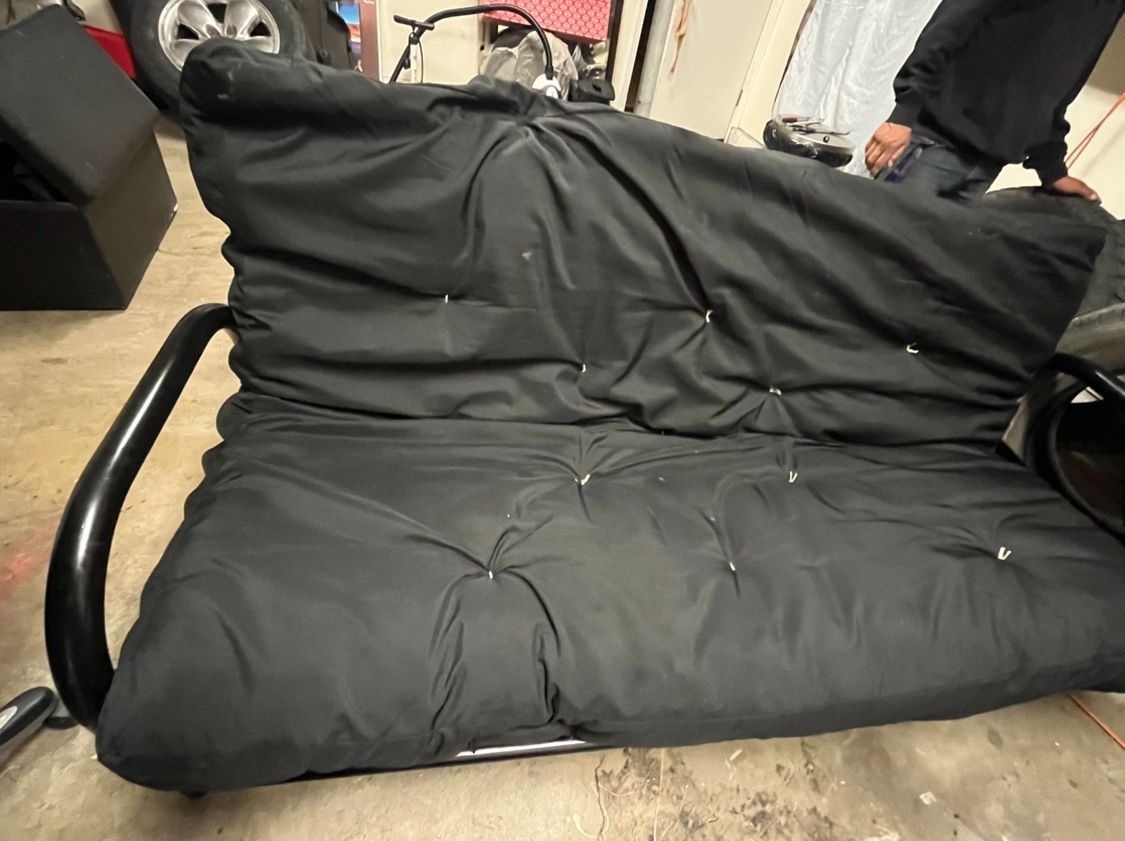 Black Futon