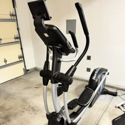NordicTrack SpaceSaver SE7i Rear Drive Smart Elliptical Black