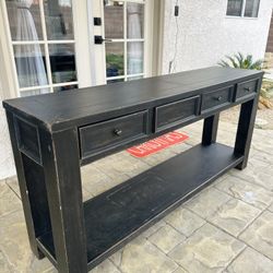 Ashley Furniture Gavelston Black Side Table 