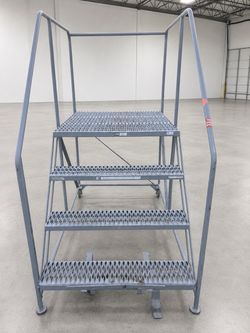 Uline Industrial Rolling Work Platform Stairs