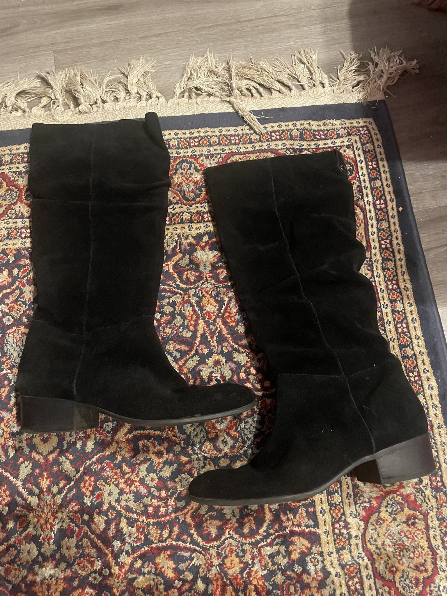 Women’s Knee High Leather Boots Size 9