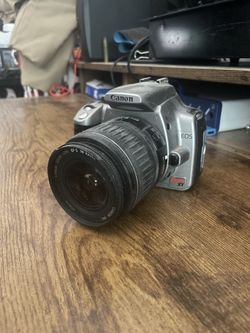 Canon EOS Digital Rebel XT DSLR Camera
