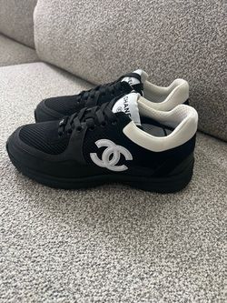 Chanel sneaker (38) 7.5. Women 🔥🔥
