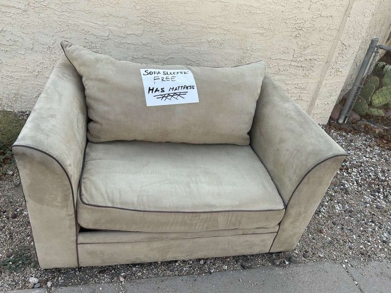 Sofa Sleeper (FREE)