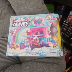 Hatchimals Nursey Playset