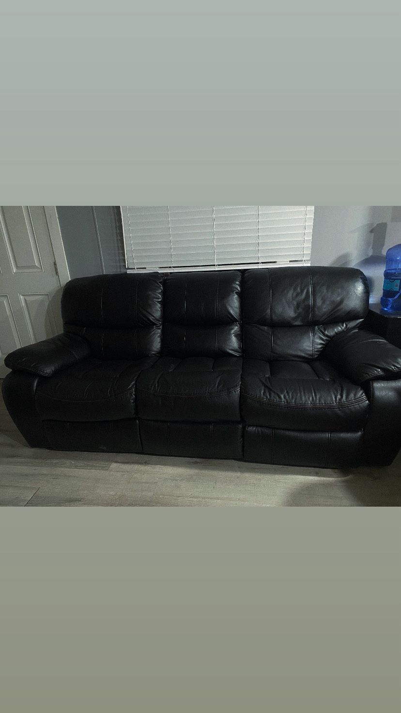 Couch for sale (Good condition)