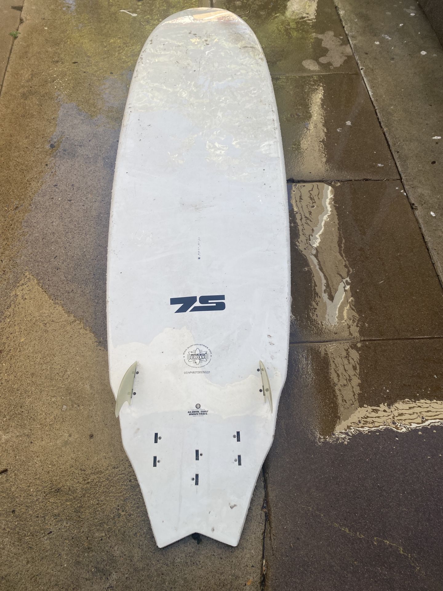 global Surf industries epoxy funboard. 7”3X 22X to 13/16.