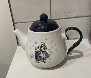 Alice in Wonderland Teapot