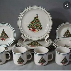 16 Pieces Stoneware Dinnerware Yuletide Christmas Tree