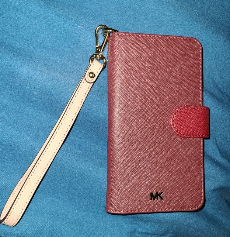 Micheal Kors 2 Tone Saffiano
Leather
Cellphone Case
Wristlet For IPhone XR