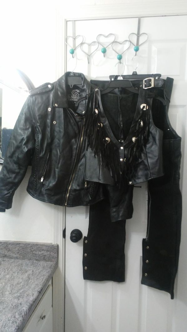 3 Piece Women S Leather Biker Wear 300 For Whole Set Or Them 3 Piece Women S Leather Biker Wear 300 For Whole Set Or Them Individually 150 Jacket 75 Vest And Chaps In Albuquerque