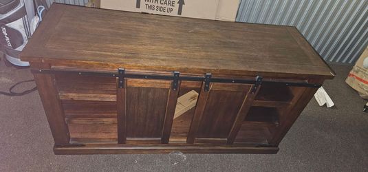 Heavy duty tv stand