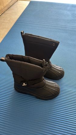 Snow Boots, size 33, like brand new