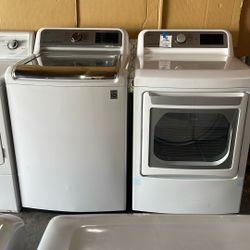 Excellent Condition Lg Washer And Dryer Set 