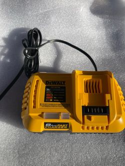 DeWalt DCB118 20V 8 Amp Fast Charger