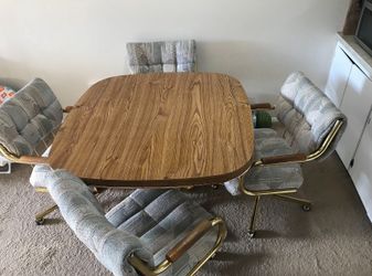 Vintage Expandable Dining Table only. No chairs
